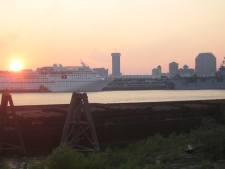 Ships on the Mississ...